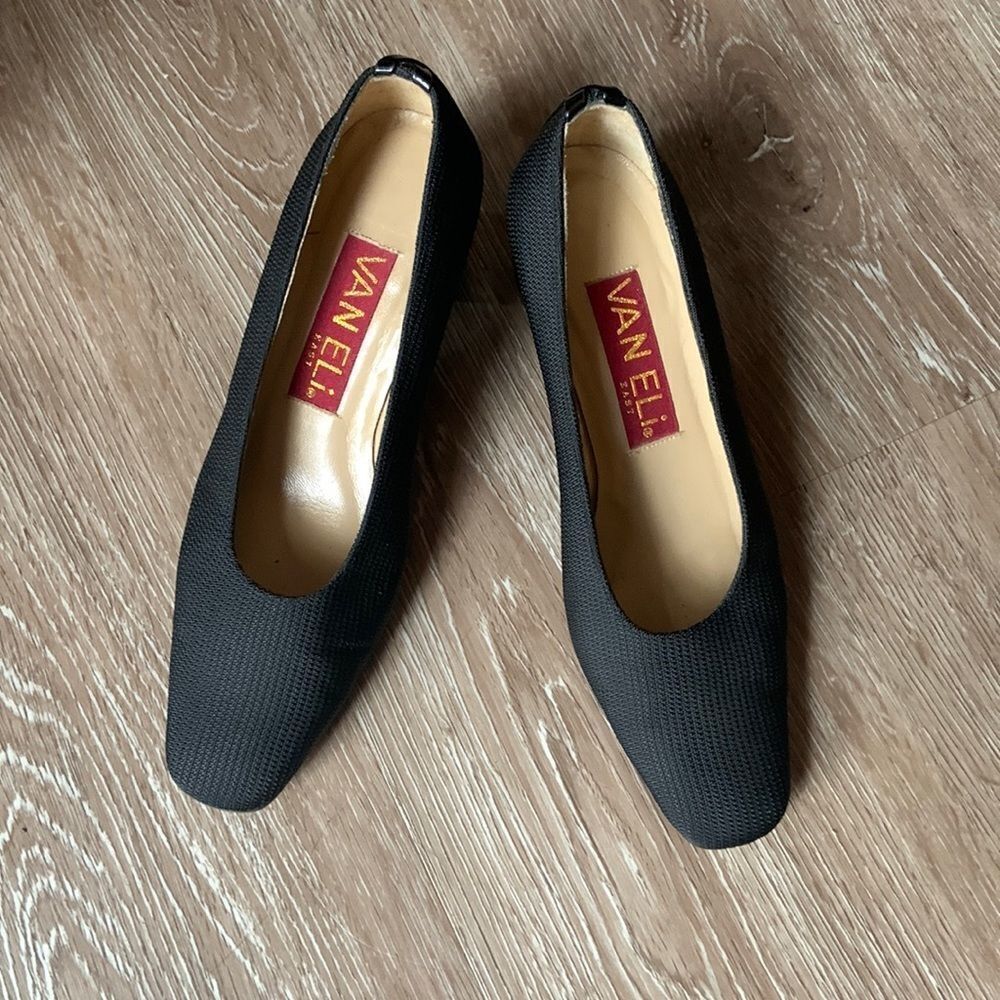 Van Eli East vintage block heel shoe size 7 black previously ❤️